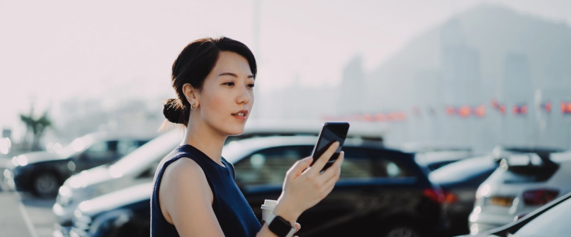 Checking Reviews and Ratings to Choose the Right Car Shipper