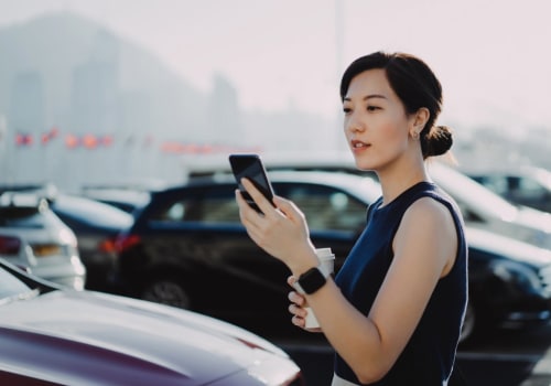 Checking Reviews and Ratings to Choose the Right Car Shipper